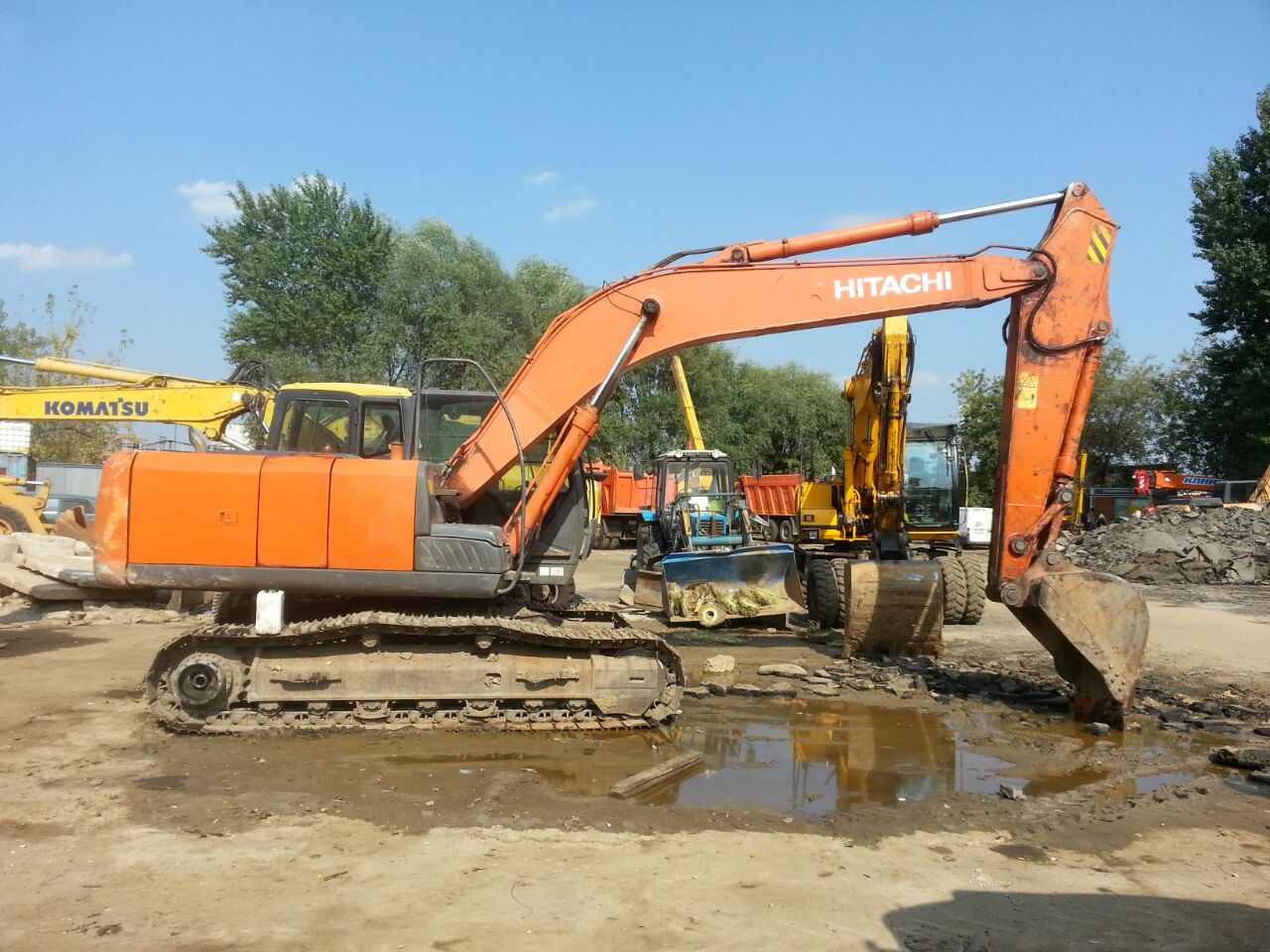 Каток Caterpillar CS663